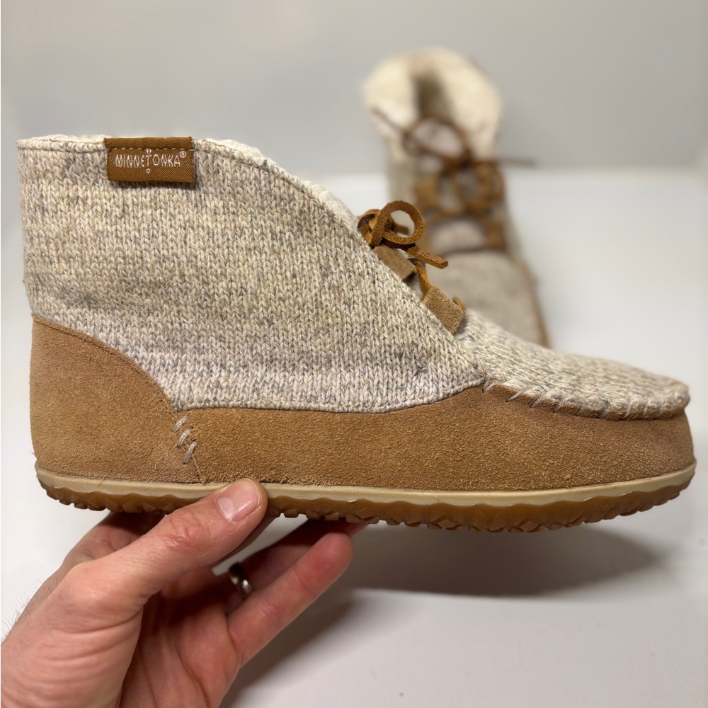 Minnetonka Torrey Slipper Booties tan and cream men’s size 10 - Picture 10 of 11